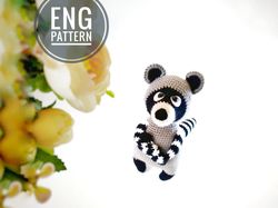 Amigurumi Raccoon crochet pattern. Amigurumi tutorial woodland animal.