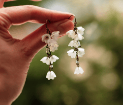 White lucite flower earrings. Lily of the valley drop earrings. Floral fairy earrngs. Bridal boho earrings.