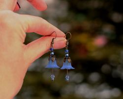 Blue lucite flower earrings. Bluebell flower dangle earrings. Floral fairy earrings.