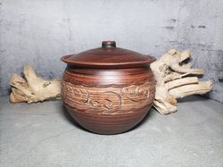 handmade ceramic casserole 118.34 fl.oz made of red clay. environmentally friendly product. large cooking pot