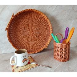 Large Serving Tray Multifunctional Round Kitchen Tray Wicker Breakfast Tray Tray with Wooden Handles