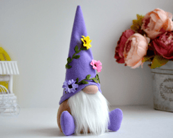 Purple flower gnome