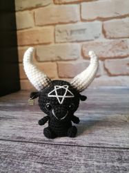 Baphomet toy. mini Baphomet. Creepy toy. Pentagram. goat head, spooky gift