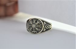 Ring with Viking compass Vegvisir. Viking ring with engraved vegvisir. Norse occult ring.