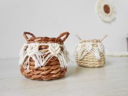 Dollhouse miniature basket. 1:12 basket