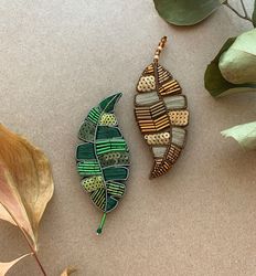 Banana leaf brooch pin Beaded leaf brooch Embroidered leaf brooch Autumn look jewelry Autumn brooch Leaf Jewelry