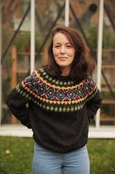 Black icelandic wool sweaters for women