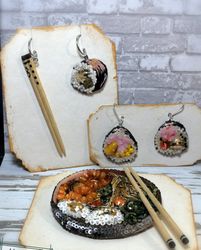 Embroidered brooch plate with Ramen soup. Two pairs of earrings