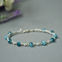 Blue simple beaded bracelet Casual chic bracelet Everyday bracelet Glass beaded bracelet