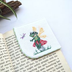 Corner bookmark with fairy frog on red mushroom, cute bookmark for girls, handmade gift for her, personalized gift
