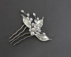 Silver leaves hair piece wedding / Bridal hair comb pearl and crystal / Side wedding hair piece / Floral headpiece