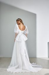 Long sleeves bridal gown. V-neck, A line wedding dress. Church wedding dress