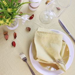Lemon yellow linen napkins set / Cloth napkins / Custom dinner napkins / bridal shower napkin bulk / wedding table decor