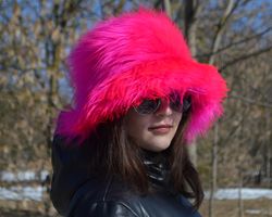 Neon pink hat. Faux fur bucket hat. Festival fuzzy magenta hat. Fuchsia fluffy hat. Rave bucket hat. Bright shaggy hat.
