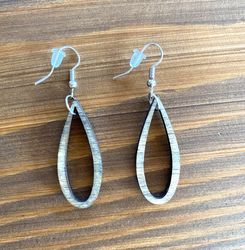 Wooden Earrings / Wooden Leaf Dangle Earrings / Bridesmaid Earrings / Leaf Earrings / size 1,6"