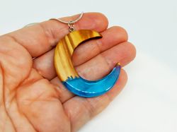 Resin wood moon pendant Muslim crescent necklace Moon phase pendant