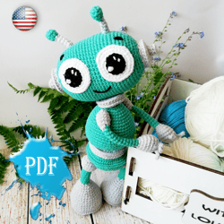 Crochet pattern robot amigurumi toy