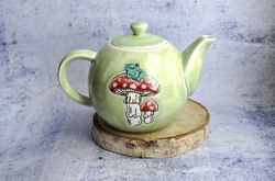 Frog on mushroom teapot 735ml, handmade ceramic kettle 25oz, fairy green teapot, forest teapot for gift, goblincore.