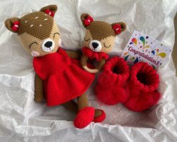 Baby deer gift set Crochet stuffed deer toy Crochet baby rattle Personalized newborn gift Cute girl gift booties