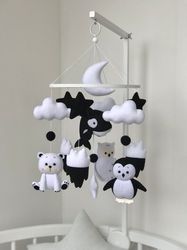Black and white mobile, black baby mobile, black nursery decor, baby mobile arctic, contrast mobile, baby crib mobile