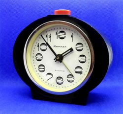 Soviet Vintage Black Alarm Clock Jantar. Antique Alarm clock USSR