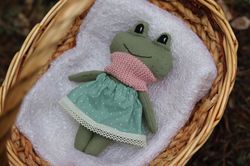 Stuffed linen frog, linen eco toy, soft animal toy, frog doll, linen frog, linen toy with handmade tmbroidery