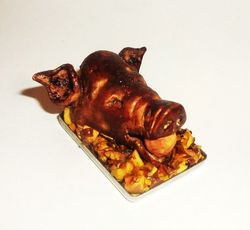 Dollhouse miniature 1:12 Roast pig's head in the tradition of England, Tudor