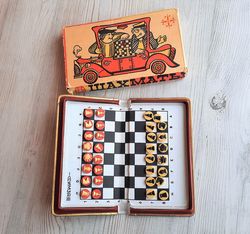 Magnetic chess SIMZA - Soviet vintage travel pocket chess game 1975 made