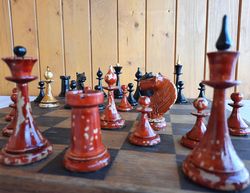 Stalin Era 1950s vintage Russian Mordovian wooden antique chess set 1951