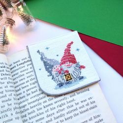 Personalized handmade embroidered corner bookmark, cute bookmark with Scandinavian gnomes, Christmas gift book lovers