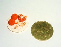 Dollhouse miniature 1:12 Plate with mandarin disclosed MANDARIN