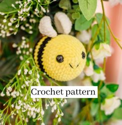 Crochet bee plush, crochet bee pattern, amigurumi bee pattern, bee plushies