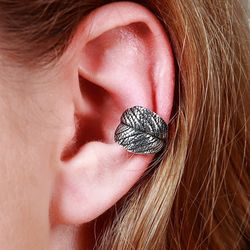 Silver leaf ear cuff no piercing, leaf cartilage earring silver