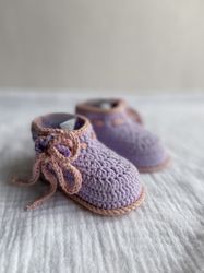 Lace-up baby shoes "Camila" with flowers