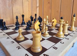 Soviet Queens Gambit chess pieces & Russian contemporary wooden chess board