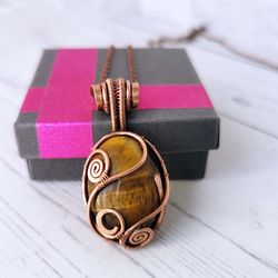 tigers eye necklace. wire wrapped copper pendant with natural tigers eye.