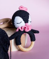 Pinguin baby rattle, crochet rattle penguin, penguin rattle, baby shower gift, baby toys, newborn toy, crochet amigurumi