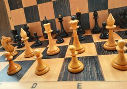 Post-Mordovian Soviet chess pieces set 1960s - Queens Gambit  old model wooden chessmen vintage