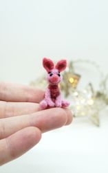 Piglet needle felted miniature, tiny pink pig