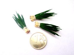Dollhouse miniature 1:12 Green onions, a bunch of onion (1 bunch)