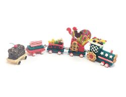 Dollhouse miniature 1:12 Christmas locomotive with sweet candy