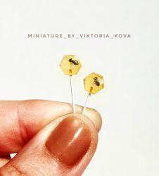Dollhouse miniature 1:12 honey lollipops (1 piece)
