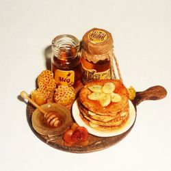 Dollhouse miniature 1:12 Honey fritters with honey and bananas, jars of honey