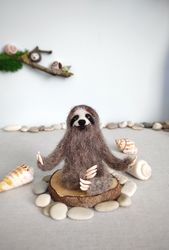Needle felted sloth/Felted animal/Sloth gift