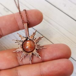 wire wrapped copper necklace with sunstone. sun pendant with sunstone.