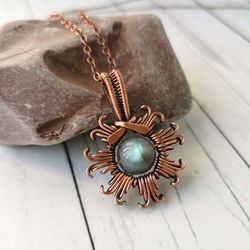 wire wrapped copper necklace with labradorite. sun pendant with labradorite bead.