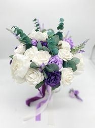 Purple and lavender wedding bouquet. Lavender bridesmaid bouquet. Spring wedding bouquet. Purple bridal bouquet.