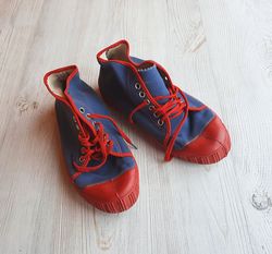 Russian kids teenagers sport shoes vintage 1986 - Soviet rubber red blue sneakers size 36