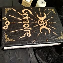 Large 8 * 11 inc. custom black book of shadows antique paper for the new witch Real spell book