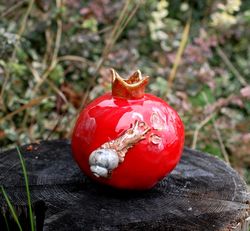 Pomegranate and Snail Porcelain Figurine Small Vase Ceramic Fruit Snail Figurine Home Decor Decorative Centerpiece